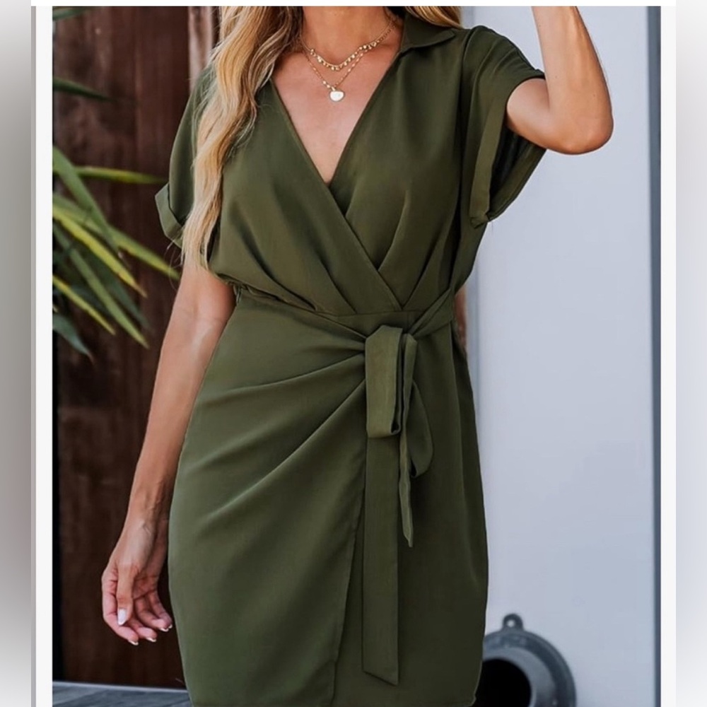 CUPSHE Belted Short Sleeve Dress